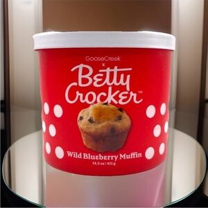 Goose Creek 3-Wick Candle- Betty Crocker Wild Blueberry Muffin (14.5 oz)